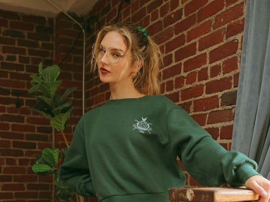 EMBROIDERED CREW NECK SWEATER