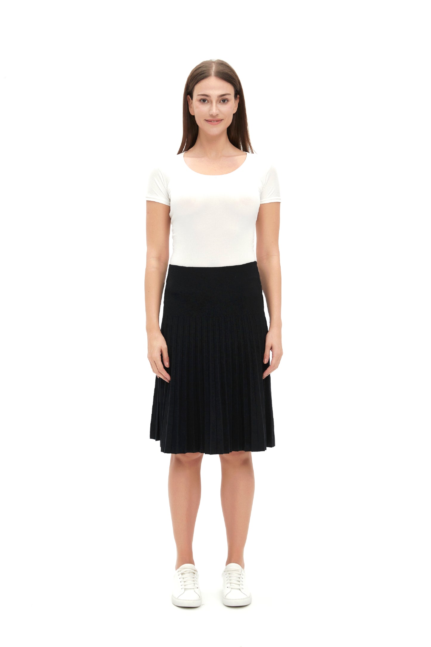 MM YEAR ROUND PLEATED - BLACK.
