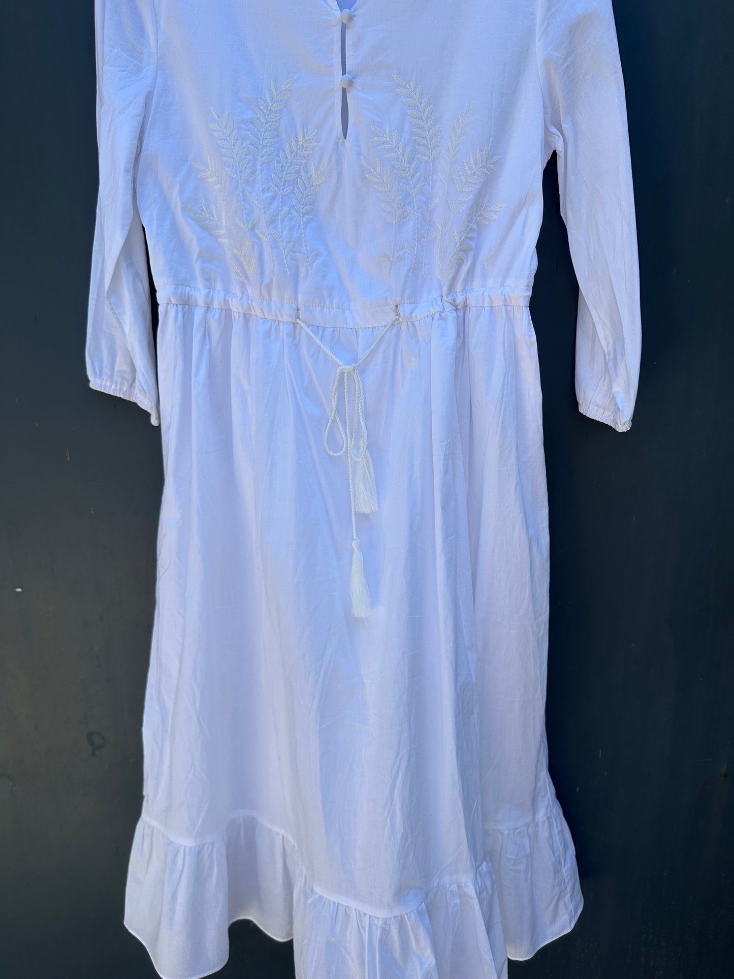 EMBROIDERED WHITE DRESS