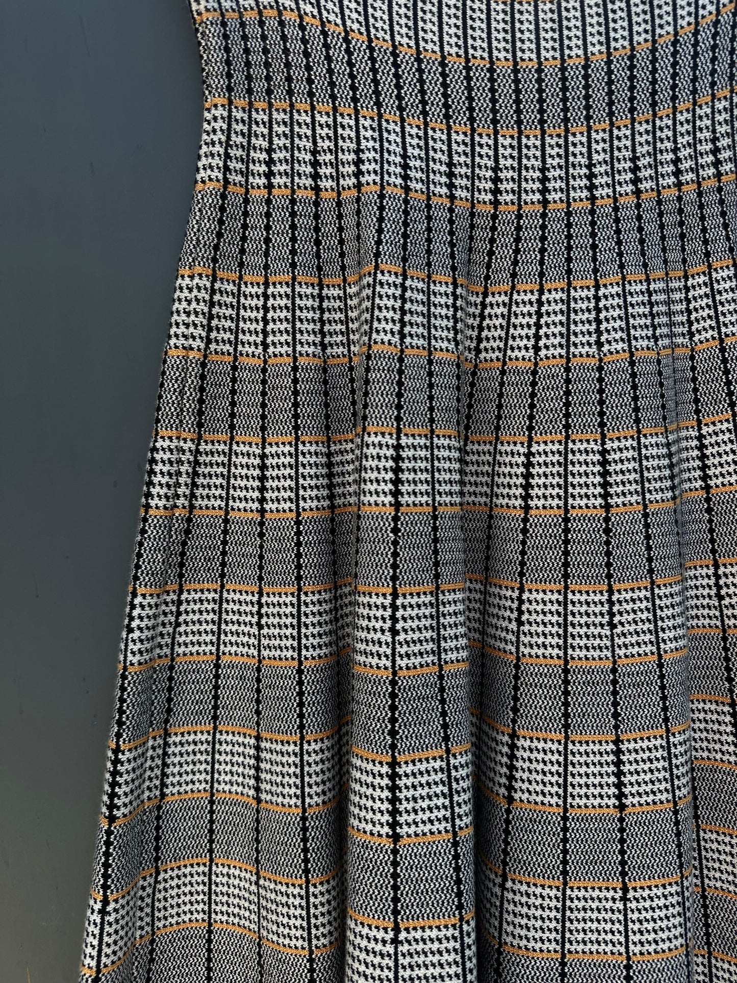 PLAID SLEEVE JACKET WITH YR RND SKIRT