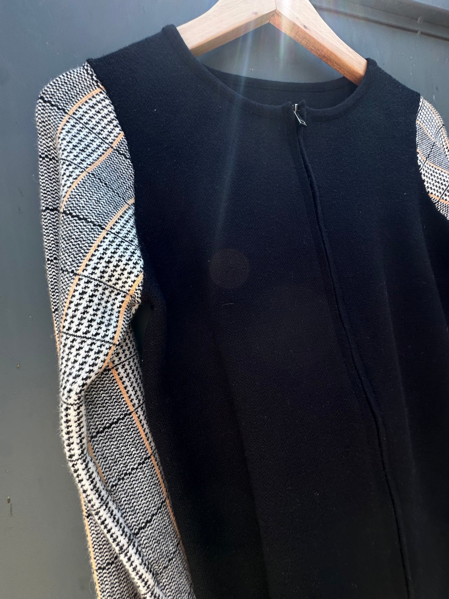 PLAID SLEEVE JACKET WITH YR RND SKIRT