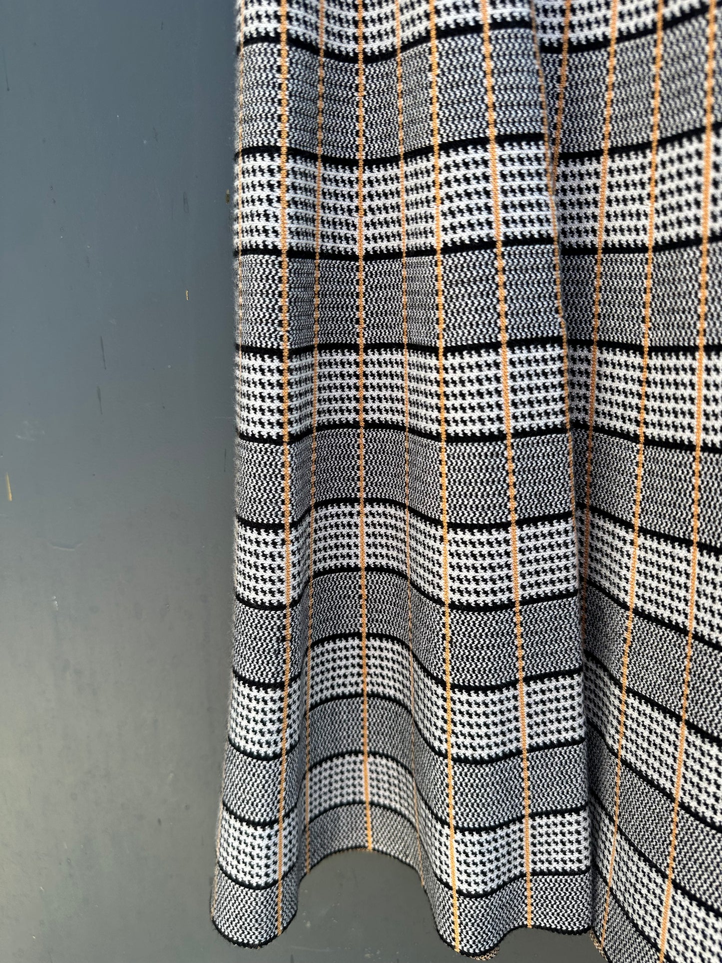 PLAID SLEEVE JACKET WITH YR RND SKIRT