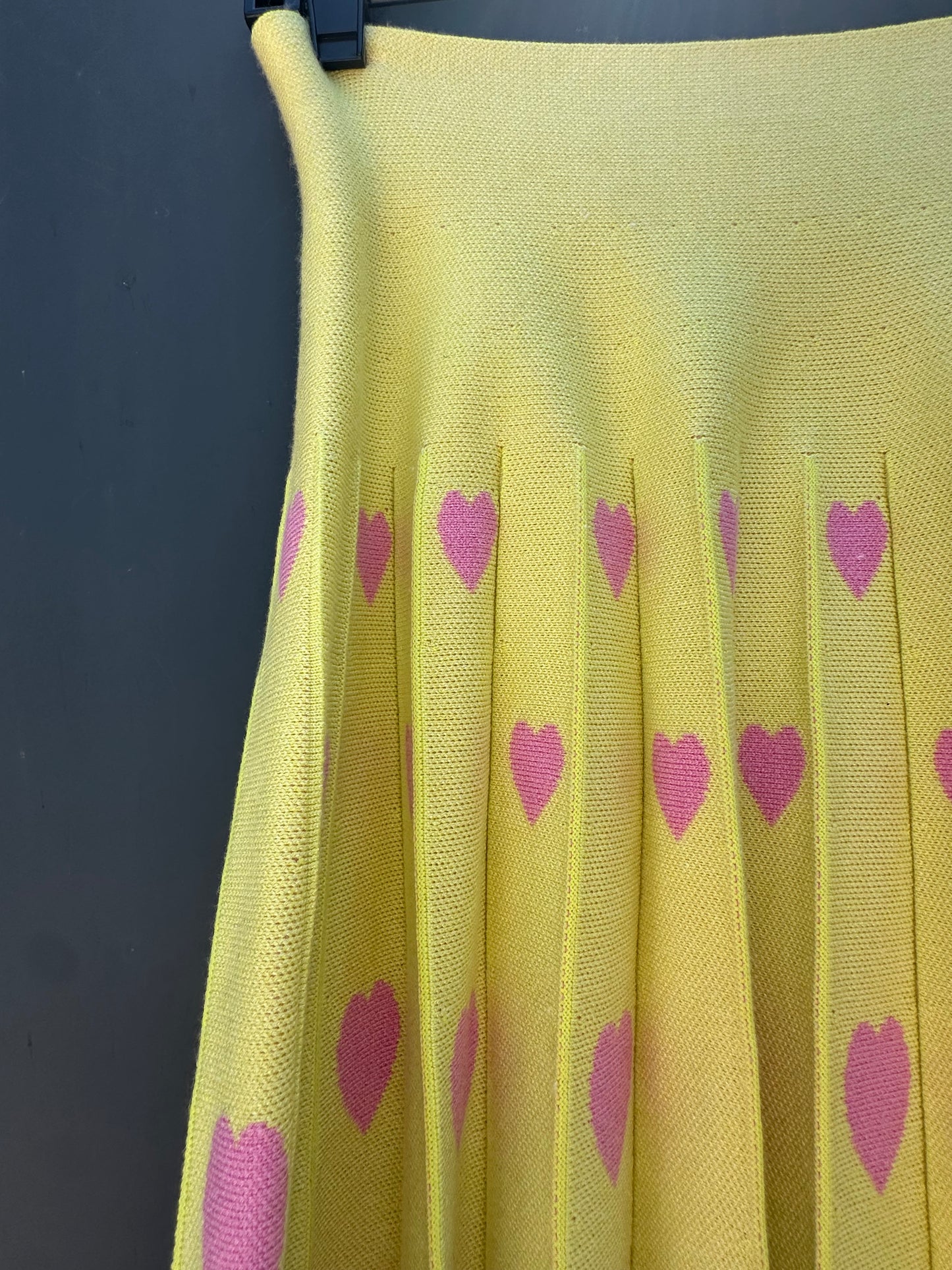 HEARTS PLEATED SKIRT