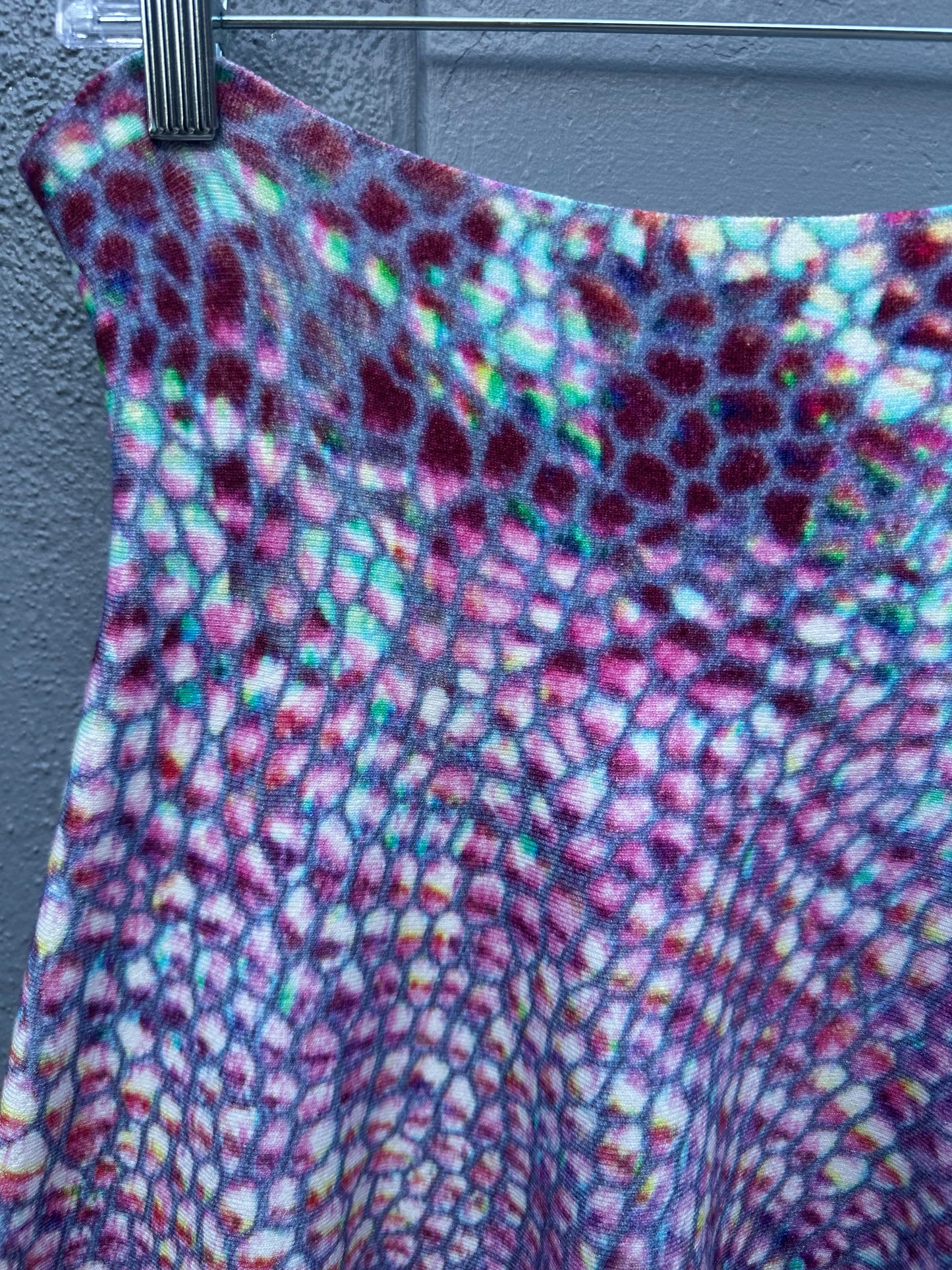 YR RND SNAKE SKIN PRINT