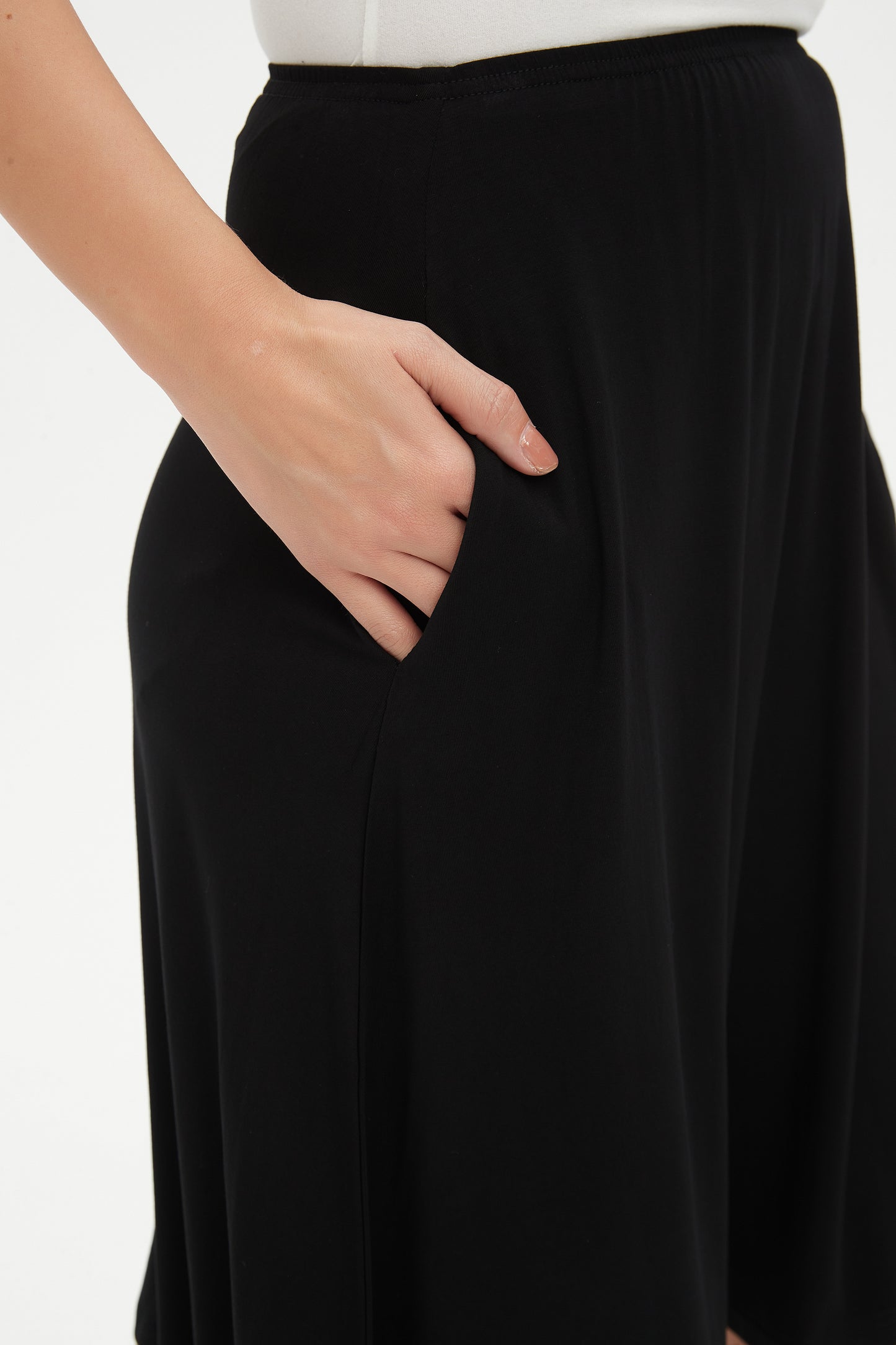 MM SWAY SKIRT - BLACK.