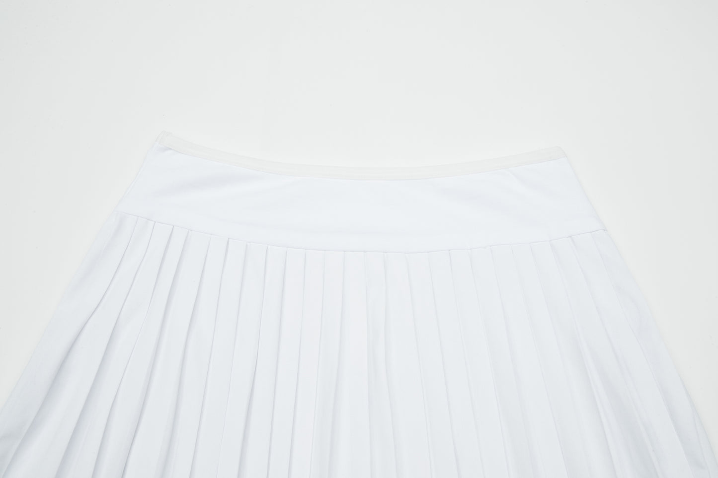 MM MINI PLEATS - WHITE.