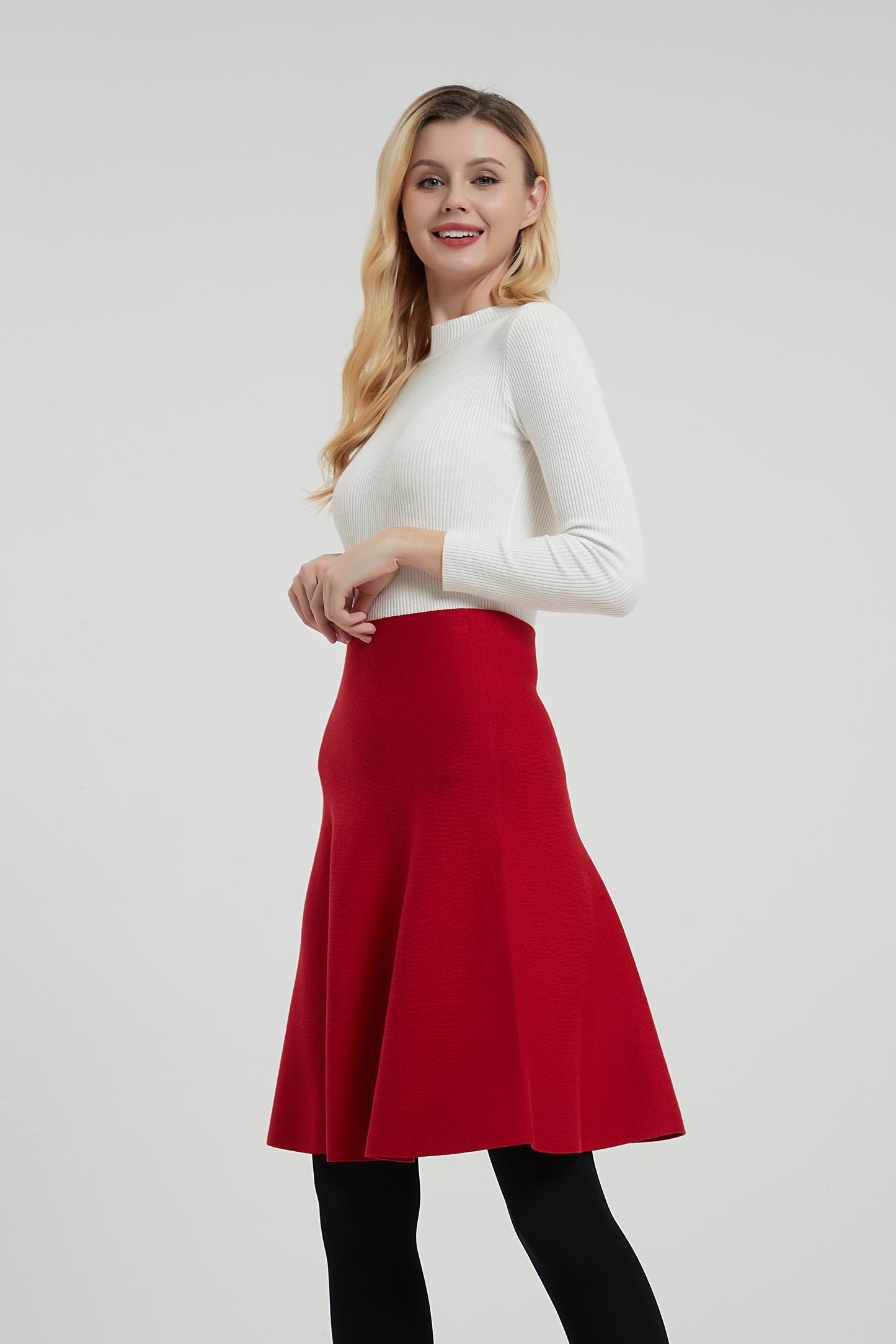 AMAZING MM SKIRT - YEAR ROUND RED