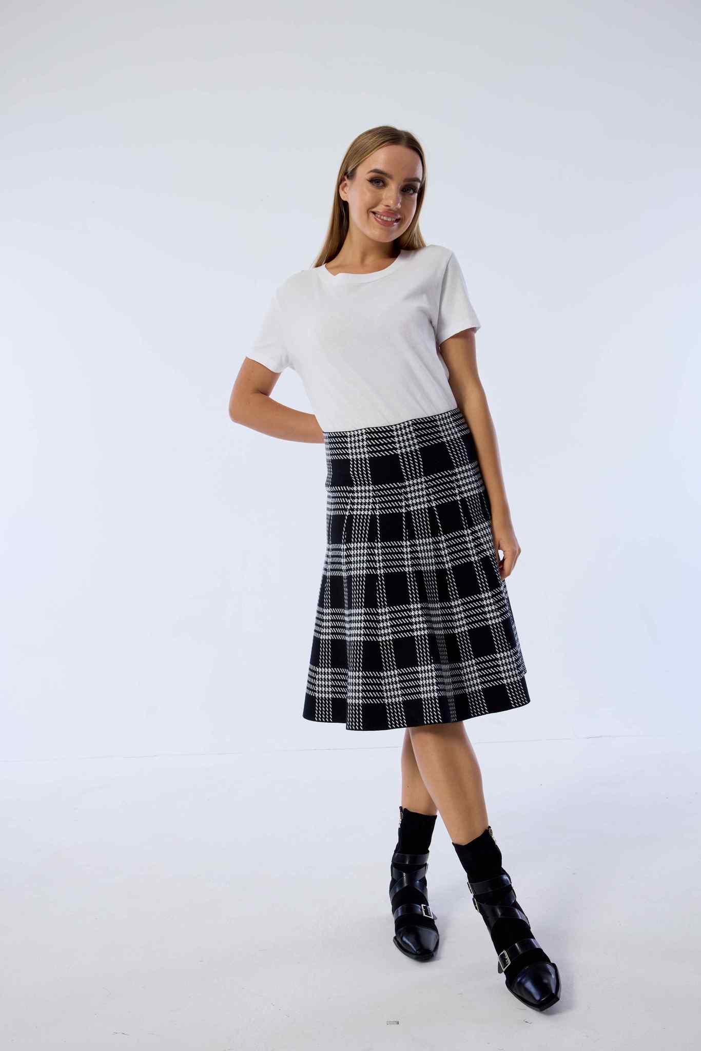AMAZING MM SKIRT - YEAR ROUND BLACK PLAID