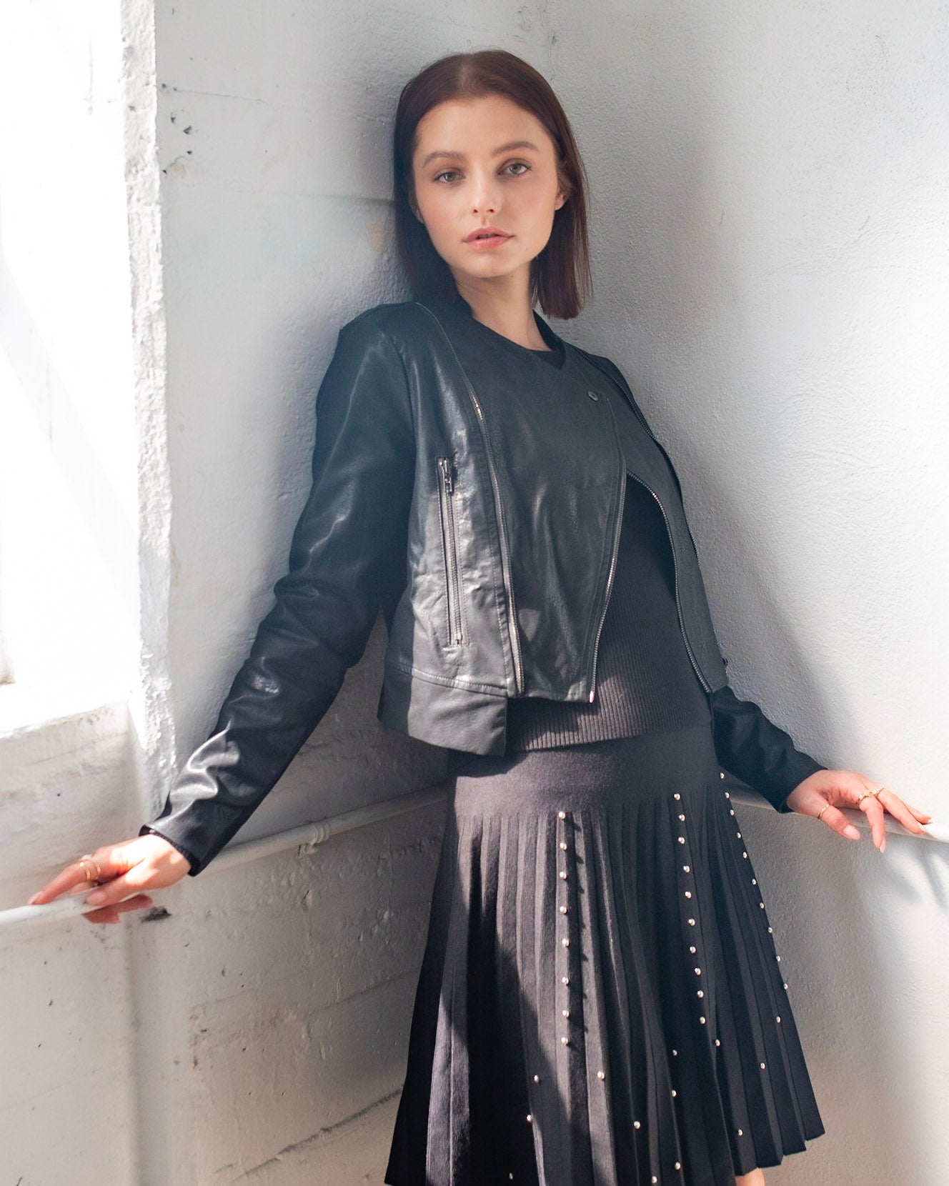 MM LIMITED YEAR ROUND PLEATED - STUDDED BLACK