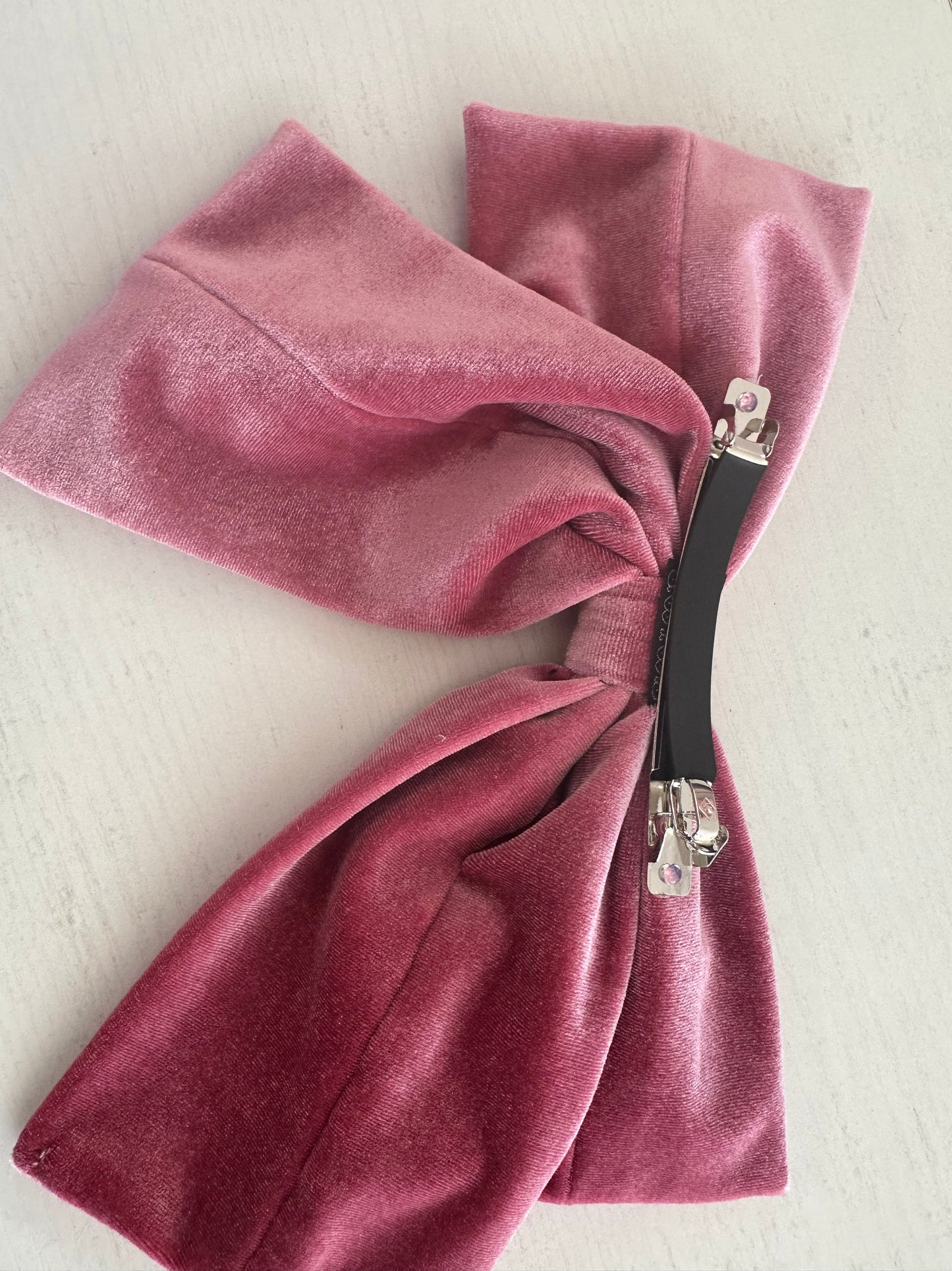 PINK VELVET BLOW HAIR CLIP