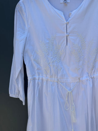 EMBROIDERED WHITE DRESS