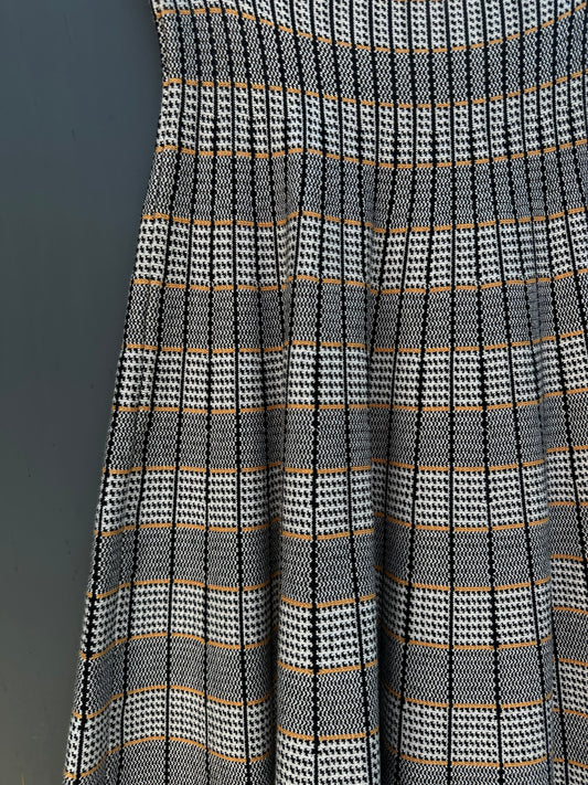 PLAID SLEEVE JACKET WITH YR RND SKIRT