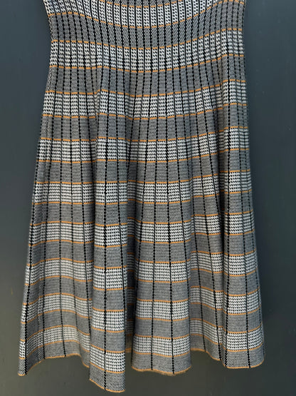 PLAID SLEEVE JACKET WITH YR RND SKIRT