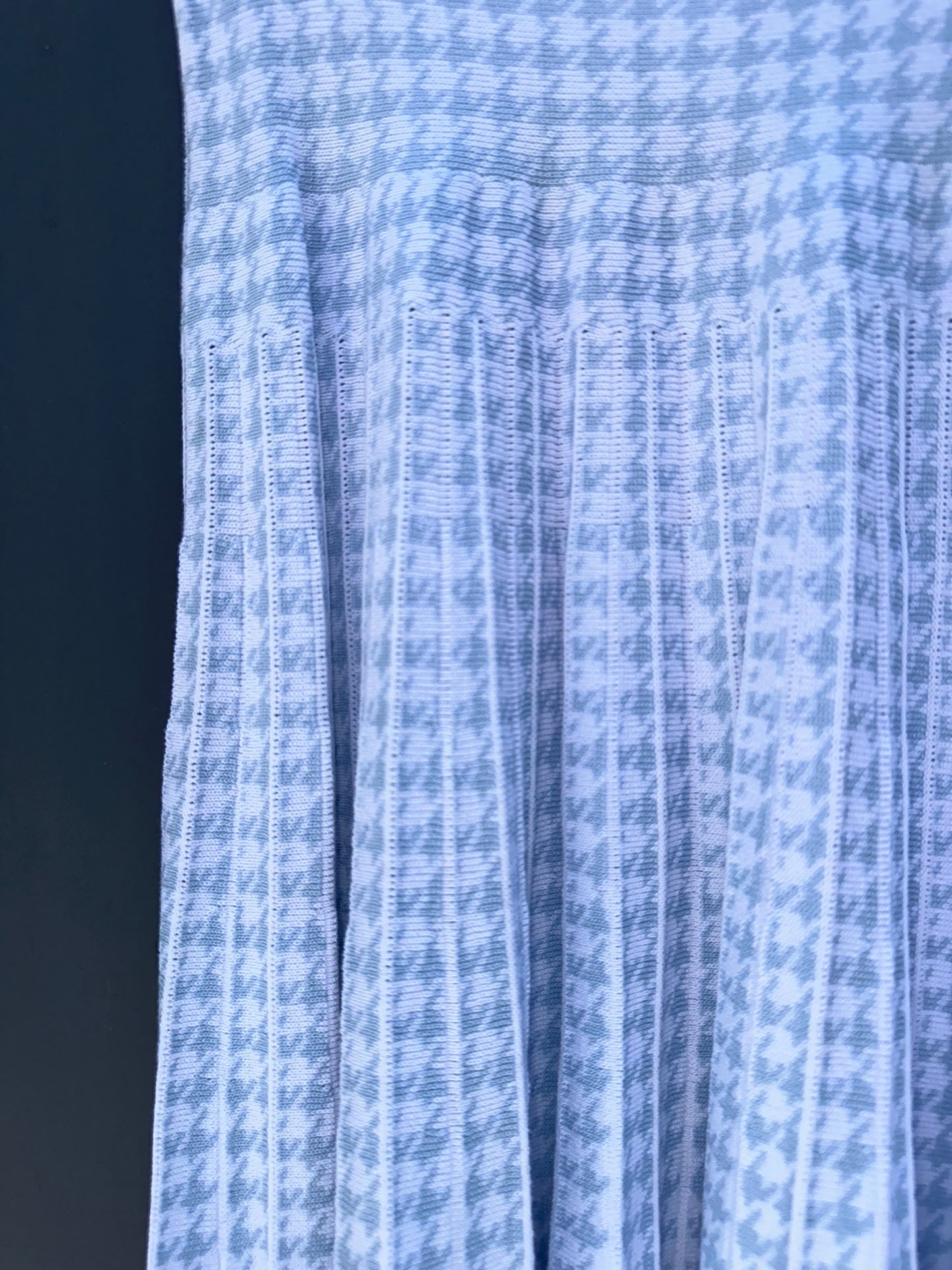 SUMMER HOUNDSTOOTH PLEATED SKIRT