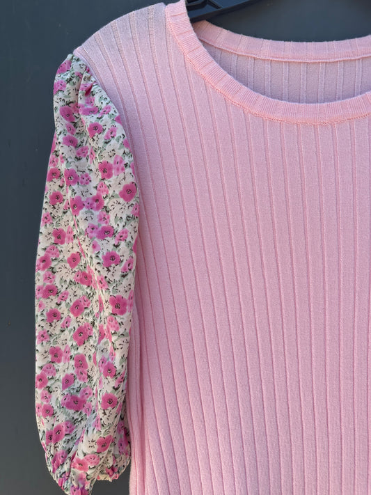 RIBBED FLORAL SLEEVE T