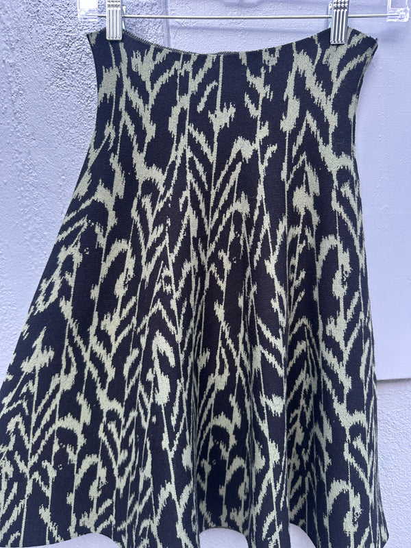 GEO ANIMAL PRINT YR RND BLACK SAGE GREEN