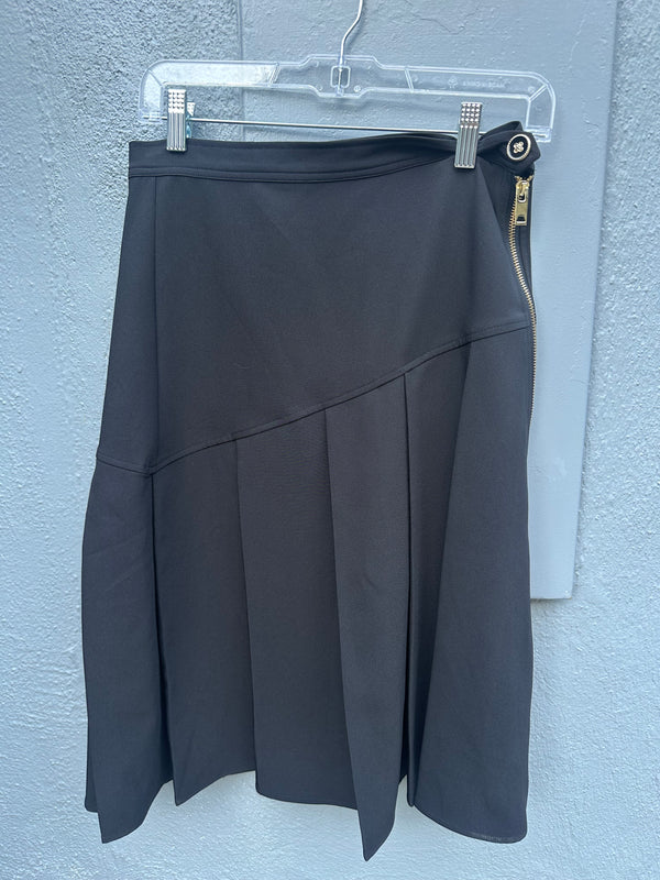 HALF PLEAT BLACK SKIRT