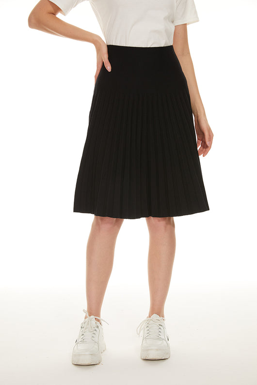 MM YEAR ROUND PLEATED - BLACK – Mia Mod