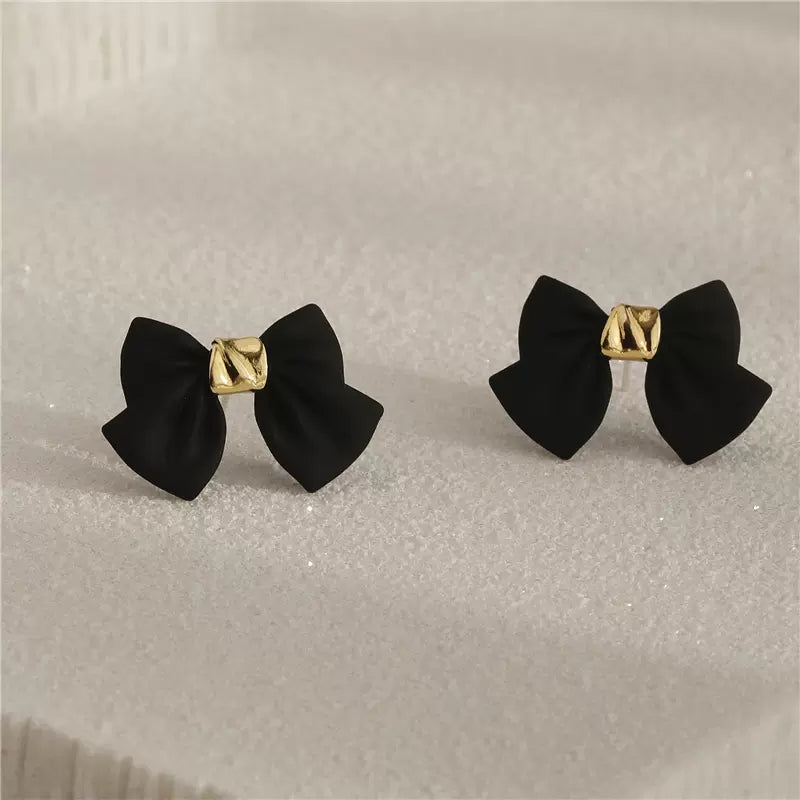 BLACK BOW EARRINGS