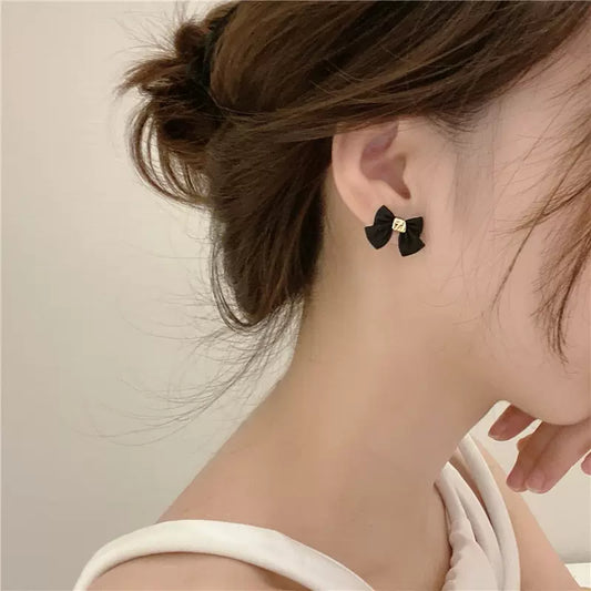 BLACK BOW EARRINGS