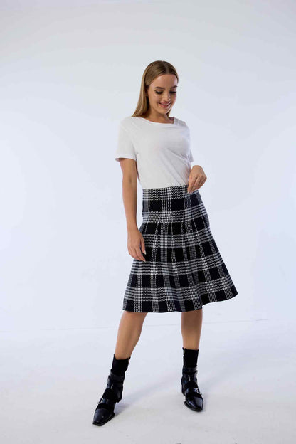 AMAZING MM SKIRT - YEAR ROUND BLACK PLAID