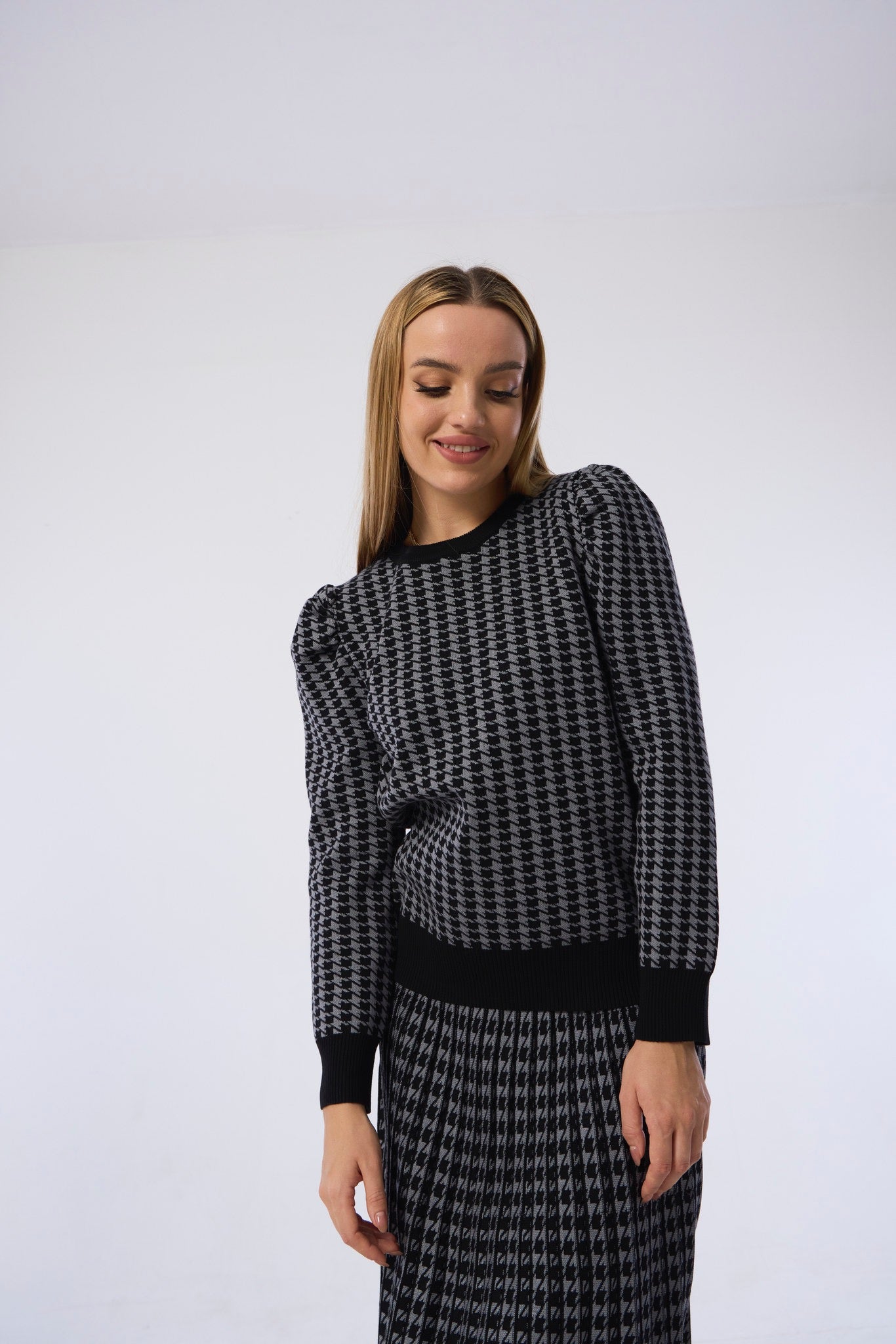 MM FLAT PLEATED - Black Grey Houndstooth